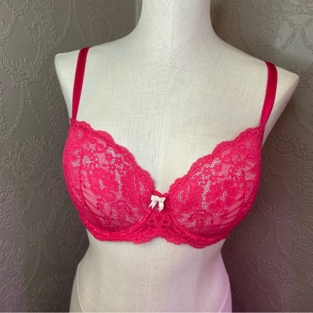 Elegant Pink Lace Bra Victoria’s Secret dream angels lined Demi 34DD underwire